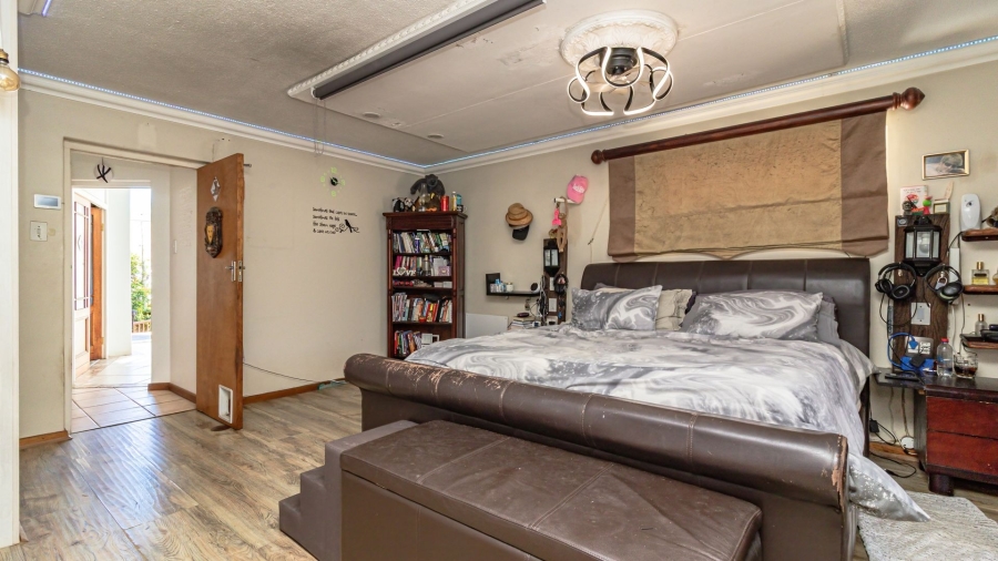 5 Bedroom Property for Sale in Bettys Bay Western Cape